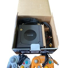 ニンテンドー ゲームキューブ 本体＋純正コントローラー2個付き（動作未確認・箱あり）の画像