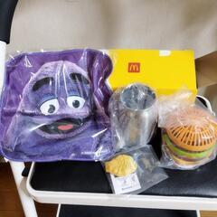 マクドナルドのサマーチャンス　グッズ4点　ポテトMの商品無料券1枚サービスの画像