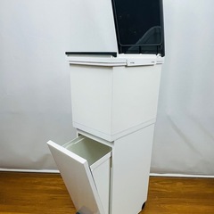 【コロ付き移動ラクラク】上段プッシュ式・ 下段足踏み式 2段式ゴミ箱 プラ製 清掃済みの画像