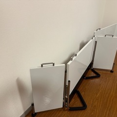 【折りたたみ式】ホワイトパネルパーテーション 4枚セット（自立スタンド付き・ホワイトボード／マグネット対応） 小さなお子様にの画像