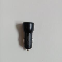 シガーソケットUSBカーチャージャーの画像