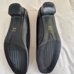 23.5㎝　黒　プレーンパンプス　の画像