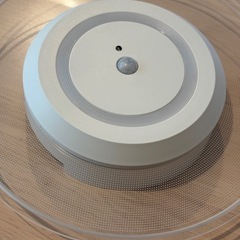 美品　小型シーリングライト　人感センサー　電球色　アイリスオーヤマの画像