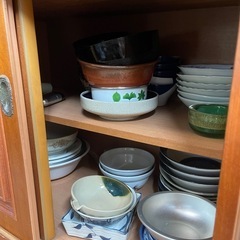 【8／18まで】食器棚　食器付の画像