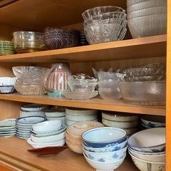 【8／18まで】食器棚　食器付の画像