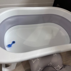 折りたたみベビーバス　クッション付きの画像