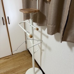 ハンガーラックの画像