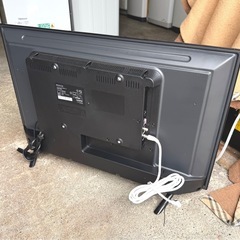 お引取り限定 美品 22年製 MAXZEN マクスゼン 32V型液晶テレビ J32CH06 Wチューナー 壁掛け対応機種の画像