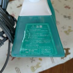 アイロンとアイロン台の画像