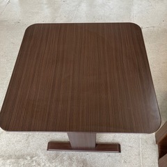 T2508-067 NITORI ダイニングテーブル 80×80 キズ汚れ有りの画像
