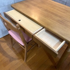 カリモク　デスク一式　勉強机・イス・袖机　中古品の画像