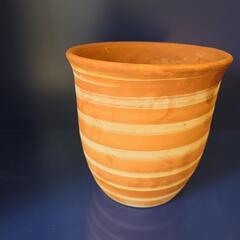 素焼きの植木鉢の画像