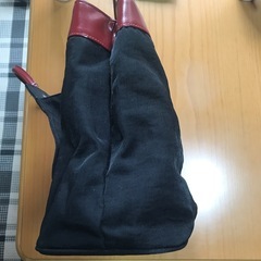 バック　持ち手は牛皮の画像