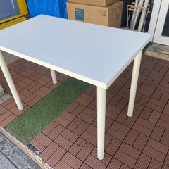 ニトリ ホワイト テーブル 幅100cm 奥行き59cm 高さ72cmの画像