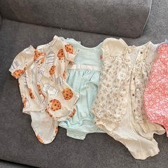 女の子のベビー服あげますの画像
