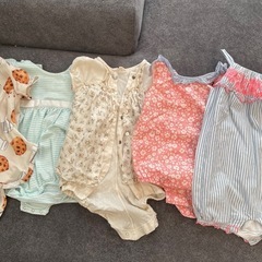 女の子のベビー服あげますの画像