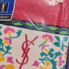 ✨新品✨　YVES SAINT LAURENT  スポーツタオルの画像