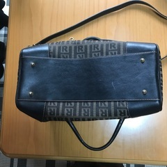 ハンドバック　ロベルタの画像
