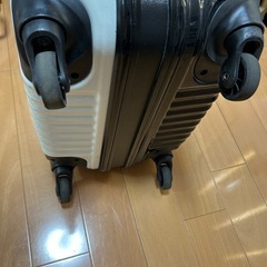 スーツケースの画像