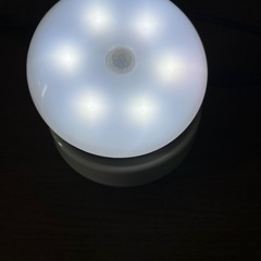 人感 センサーライト充電式の画像