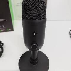 Razer SEIREN V2 X USBコンデンサーマイクの画像