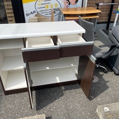 キッチン収納家具の画像