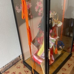 無料　ガラスケース入り日本人形の画像