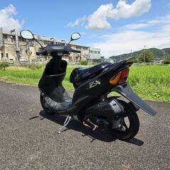 [愛知県] 実動 ヘルメットサービス ライブディオ ZX エナメルシート 新品フロントタイヤの画像