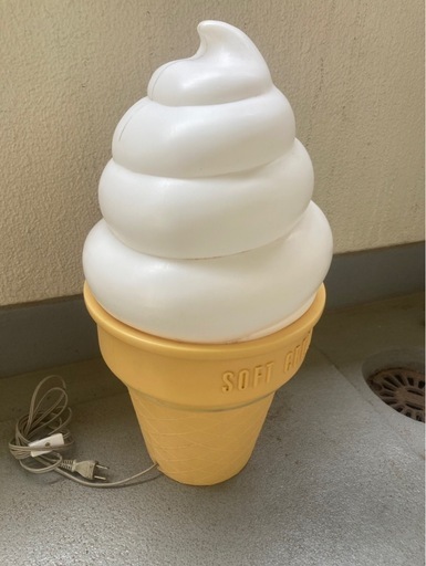 ソフトクリーム　ライト　レトロ
