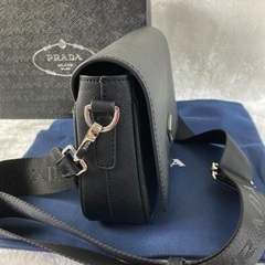 PRADAショルダーバッグの画像