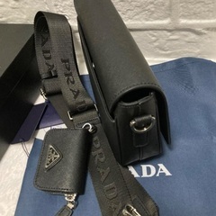 PRADAショルダーバッグの画像