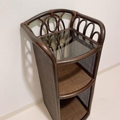 リゾートインテリア　アジアン家具　棚　ラック　焦茶色　藤　ラタン　おしゃれ　美品の画像