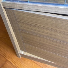 古い本棚(ガラスの引き戸付き)の画像