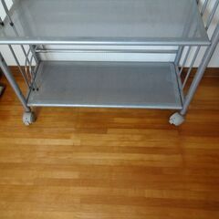 キャスター付き4段スチール棚の画像