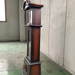 アンティーク調　振り子付き置き時計(高さ125cm)電池式駆動の画像