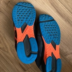 中古アシックススニーカー24.0キッズの画像