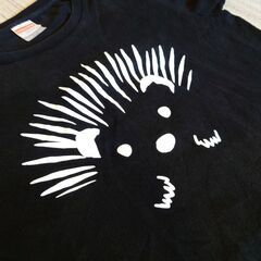 Mサイズ　おもしろTシャツ　ハリネズミの画像