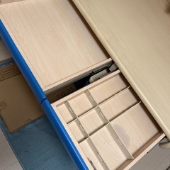 ①KOIZUMI L字型学習机替え板新品とチェアの画像