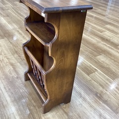 サイドテーブルマガジンラック（カリモク）【町田市再生家具】251362の画像