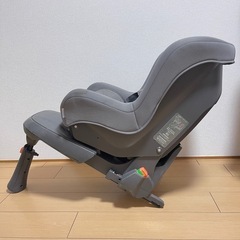 タカタ a4-fix グレー チャイルドシートの画像