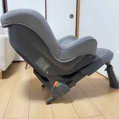 タカタ a4-fix グレー チャイルドシートの画像