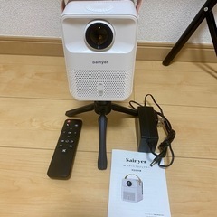 プロジェクター、100インチスクリーン　セットの画像