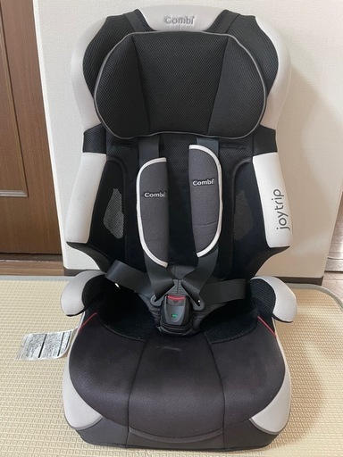 お譲り先きまりました。ジュニアシート　　ジョイトリップエアスルー　　コンビ