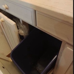 カントリー調ダストボックス兼収納の画像