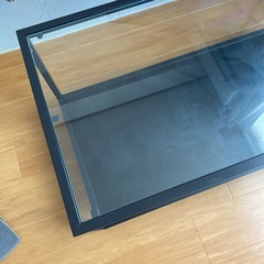 ガラス　ローテーブル　ソファ前にちょうどいいサイズ　カフェっぽいの画像