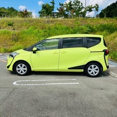 トヨタ　シエンタ　ファンベース　G 黄色　エアイエローの画像