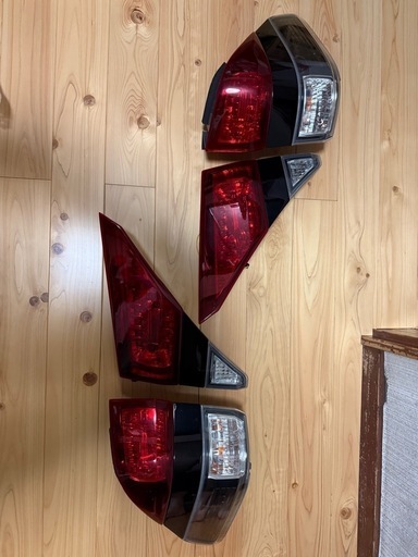 20ヴェルファイア 前期 純正テール 左右セット