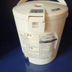 電気ポットの画像