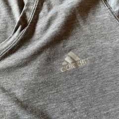 adidas Tシャツの画像