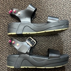 【極美品】ルコライン　サンダル　ネオンピンクスタッズ　ベルト調節可能　24cmの画像